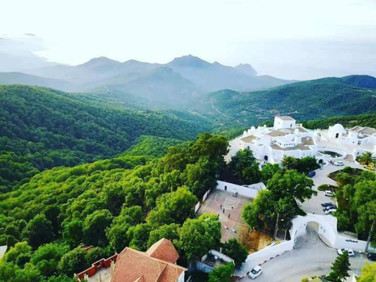 El Mountazah Hotel Annaba Exterior photo