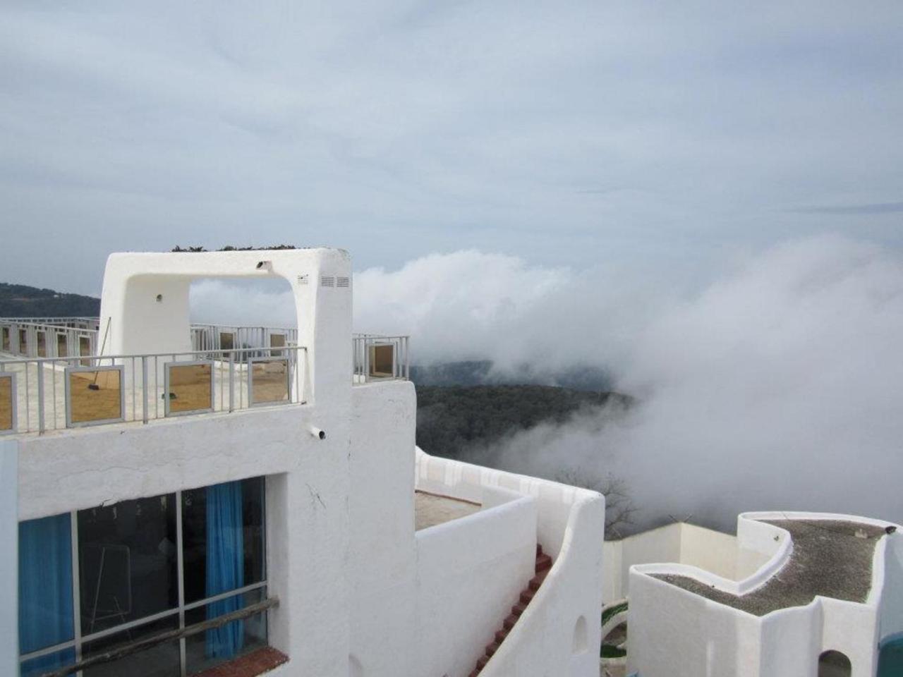 El Mountazah Hotel Annaba Exterior photo
