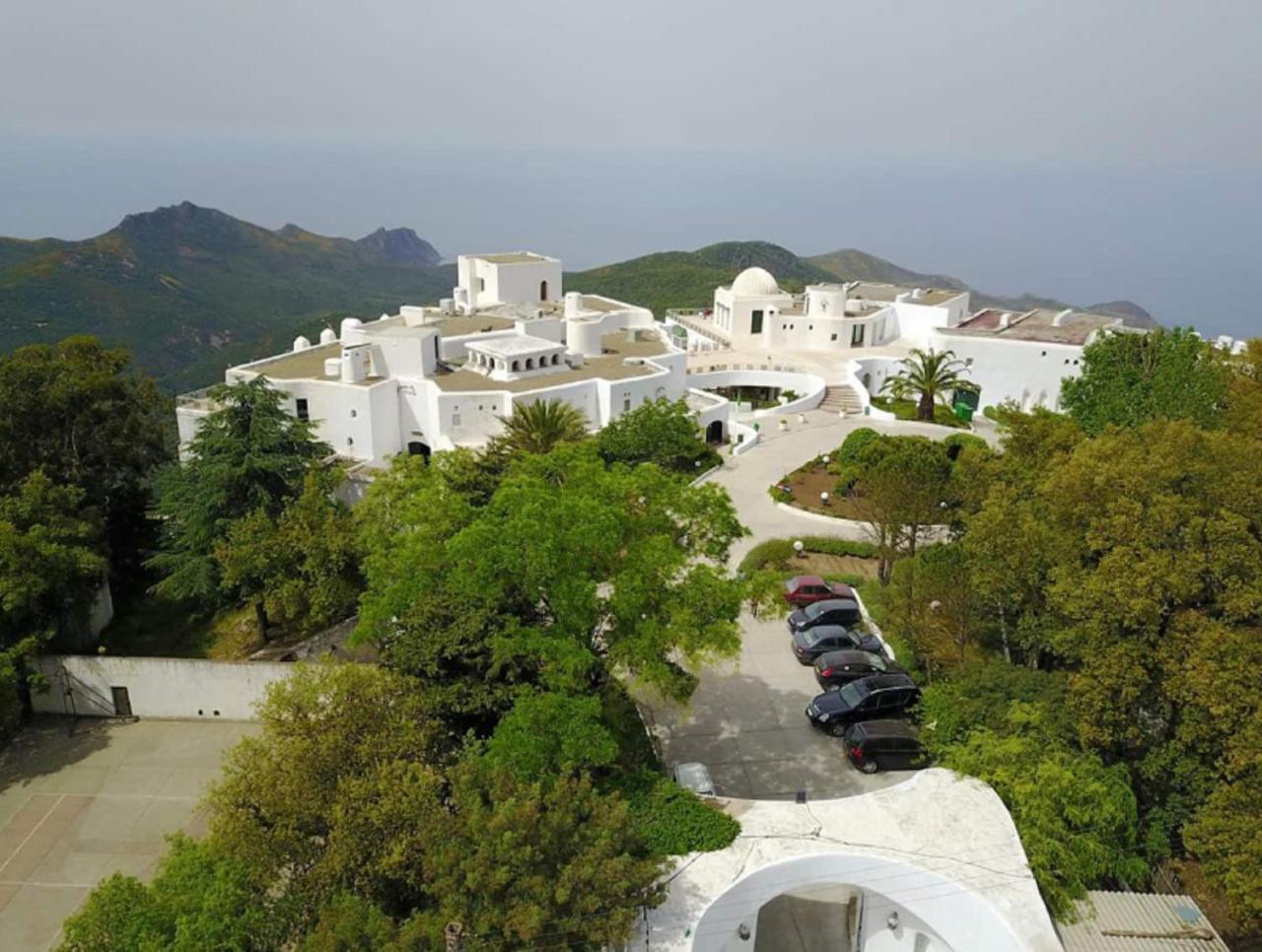 El Mountazah Hotel Annaba Exterior photo